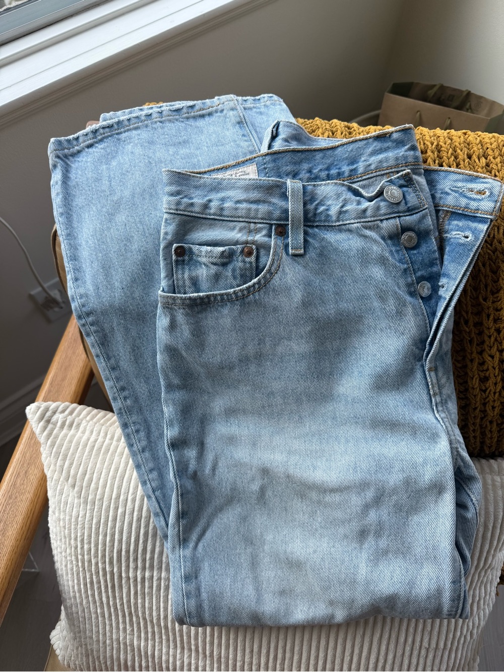 Levi 501 light wash